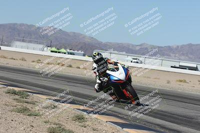 media/Oct-30-2025-Racers Edge (Thu) [[dabbdaf680]]/3-B Group/Session 3 (Turn 15 Inside)/